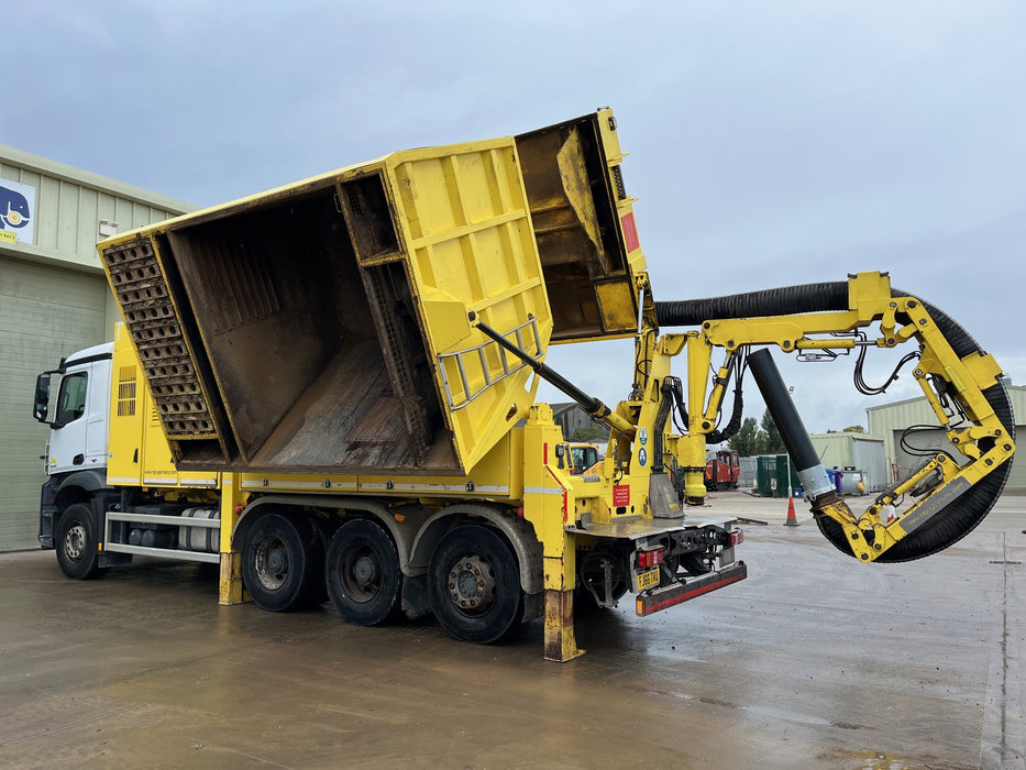 2016 RSP ESE 6 8000 Power arm mounted on a Mercedes Arocs