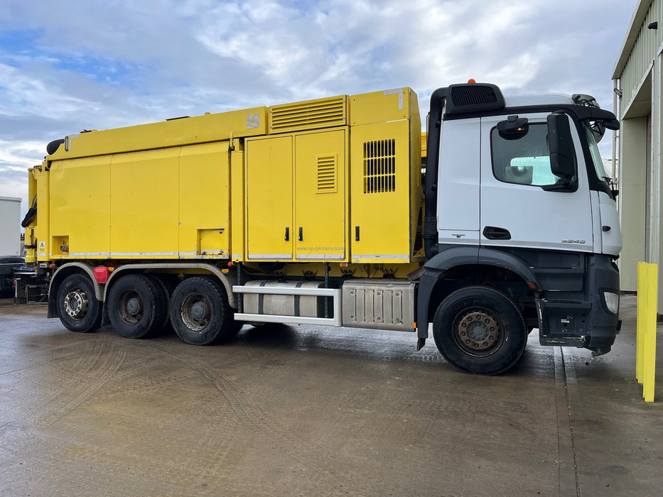 2016 RSP ESE 6 8000 Power arm mounted on a Mercedes Arocs